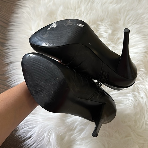 GUESS Ankle boots Heels Woman's Leather - Picture 3 of 3